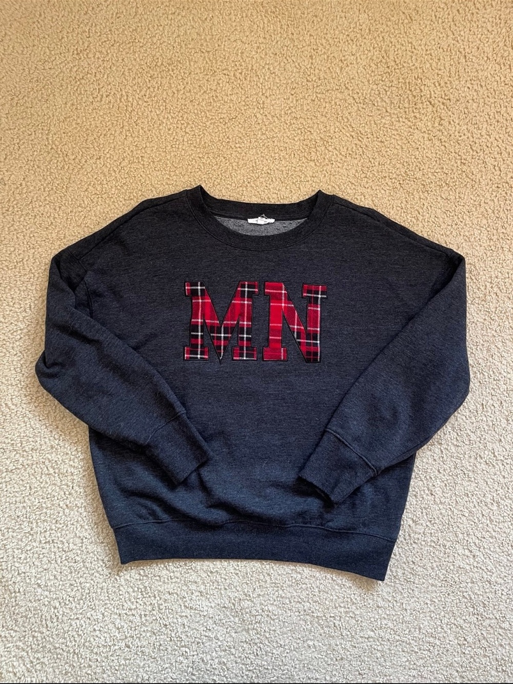 Maurices Minnesota Plaid Dark Gray Crewneck Sweater - Women’s Medium